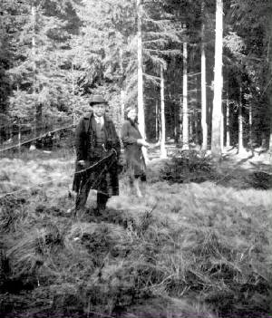 oscarandhelenintheblackforest1928.jpg
